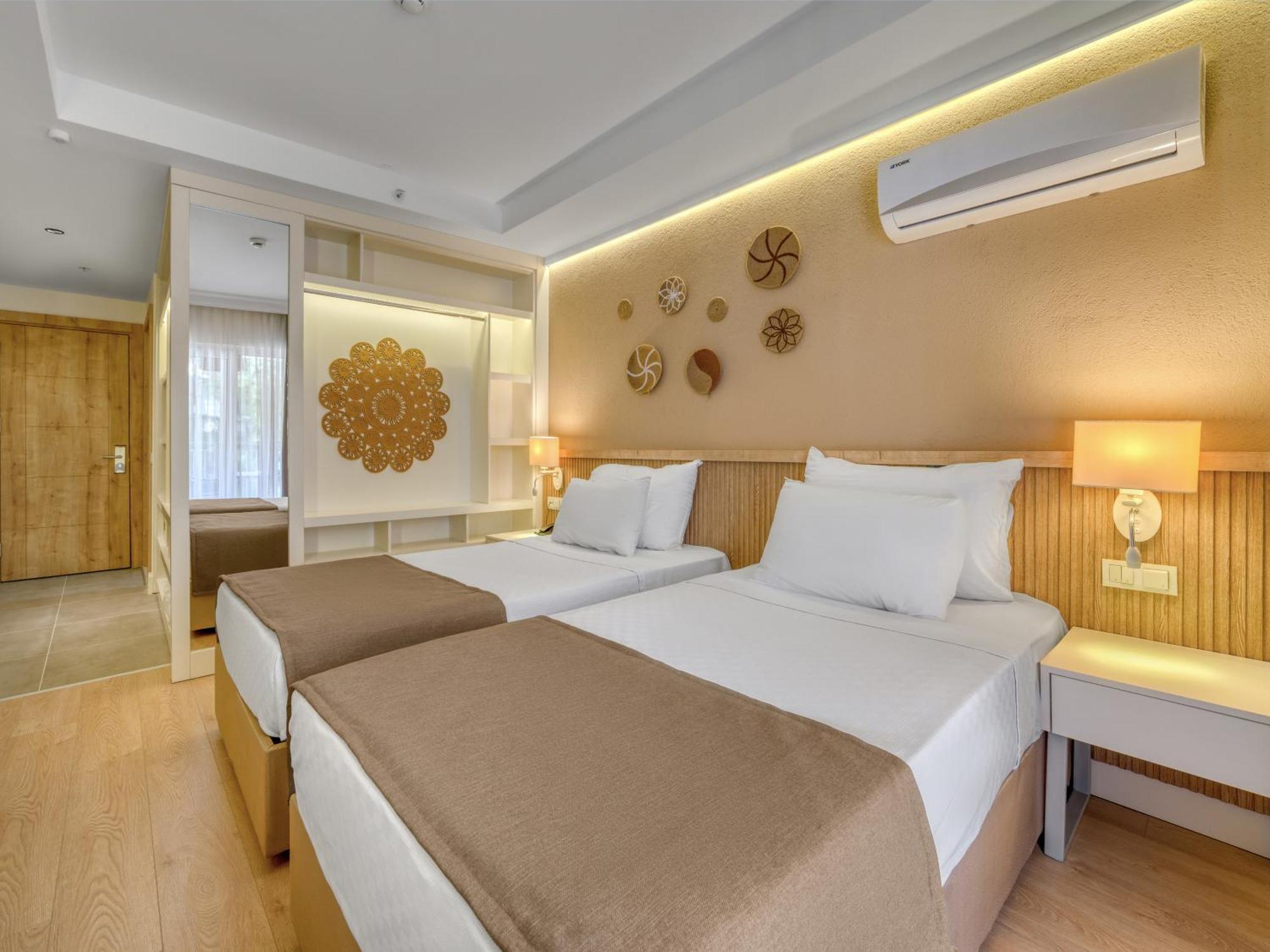 אלאניה Park Hotel (Adults Only) מראה חיצוני תמונה