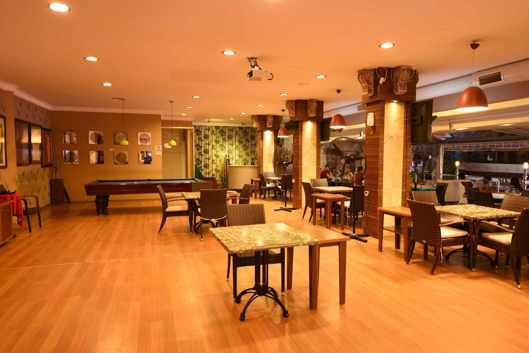אלאניה Park Hotel (Adults Only) מראה חיצוני תמונה