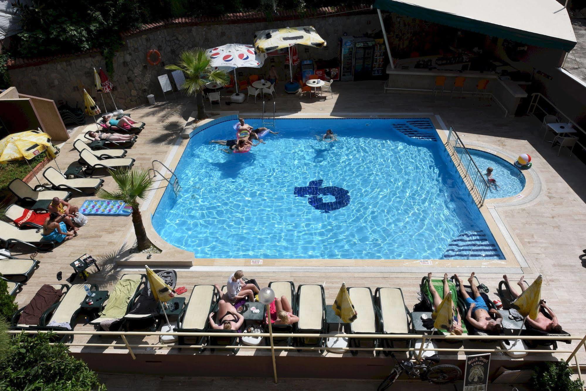 אלאניה Park Hotel (Adults Only) מראה חיצוני תמונה
